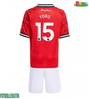 Manchester United Leny Yoro #15 Hemmaställ Barn 2025-26 Kortärmad (+ Korta byxor)